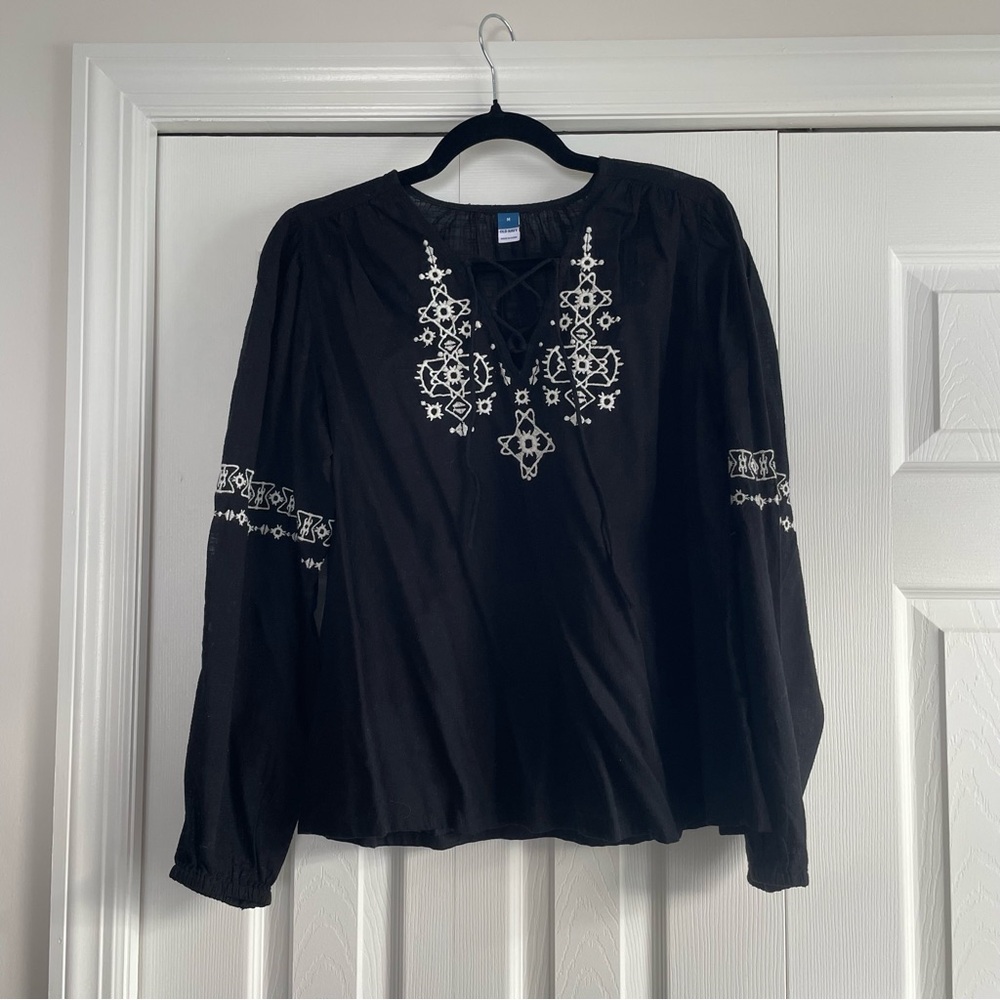Old navy embroidered blouse